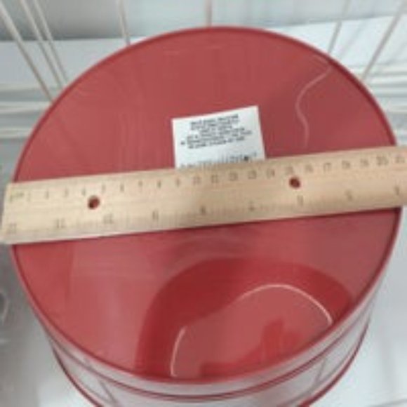 Lot of 34 Plastic round storage baskets and buckets for cleaning and organizing. - Picture 8 of 16